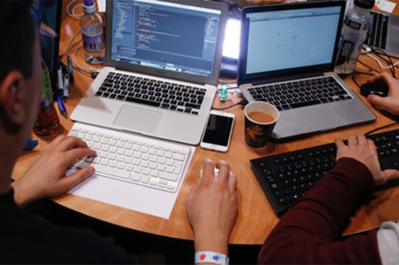 Jumpstart-your-coding-career-at-SynergisticIT attend our python certification training