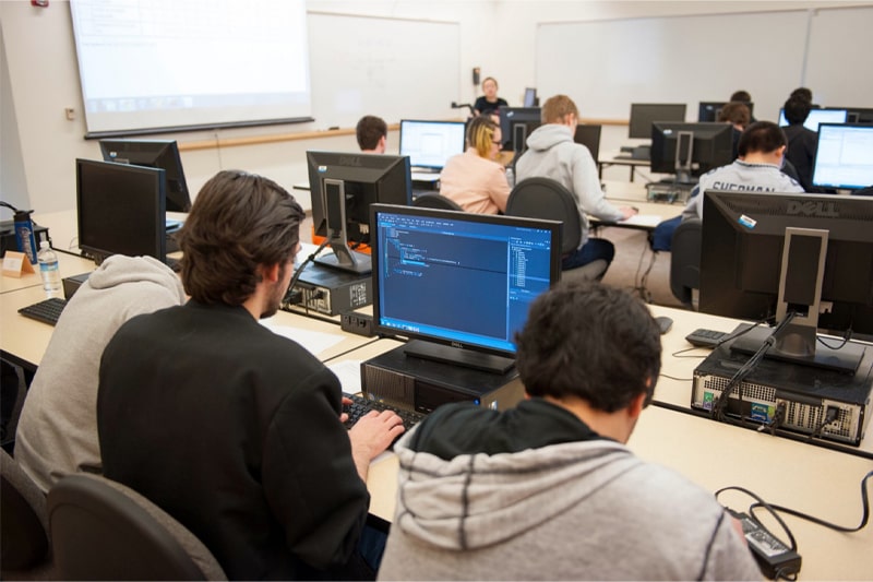 Why choose SynergisticIT for Python Training? Why choose SynergisticIT for Python Training?